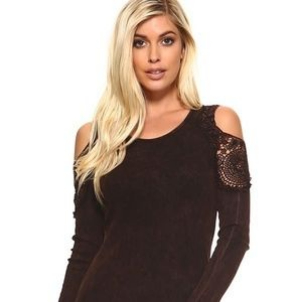 Urban Crochet Cold Shoulder Thermal Top ☆NEW☆ 💚SALE 3/$25
